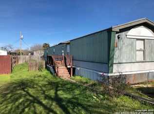 511 Maple St, Jourdanton, TX 78026