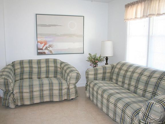 3rd image of 1608 Long Beach Blvd #Northpets