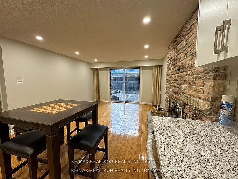 40 Wellpark Blvd #LOWER — Photo 2