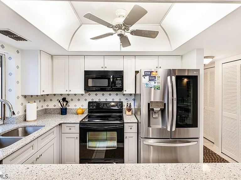 13740 Downing Ln #5 — Photo 7