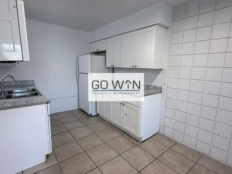 2018 W Cactus Rd — Photo 11