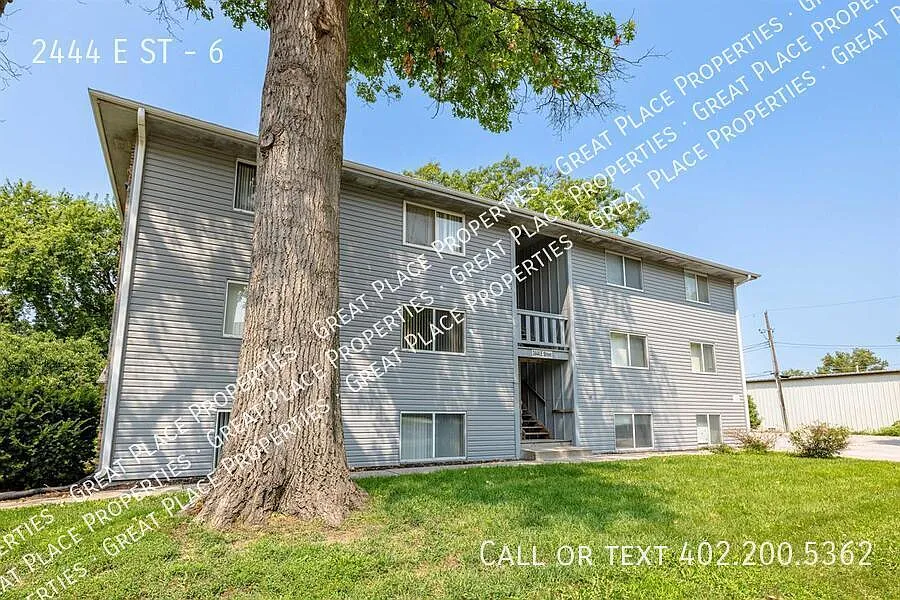 2444 E St #6