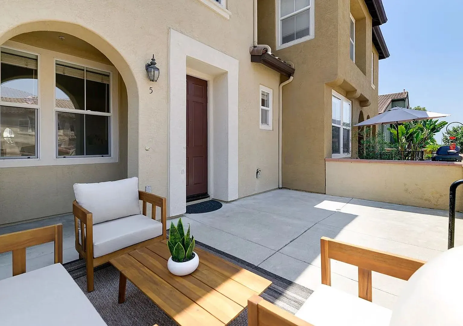 Newly Remodeled 2 Bedroom Townhome in Torrey Highlands — Photo 1