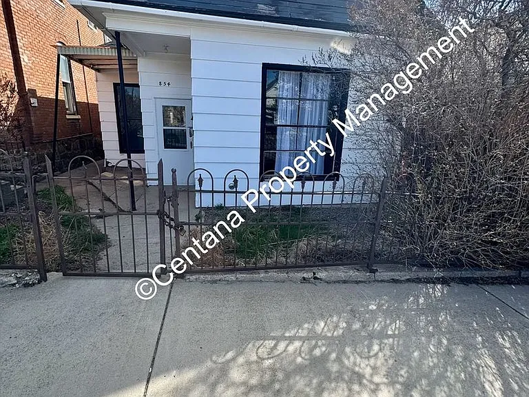 854 Main — Photo 1