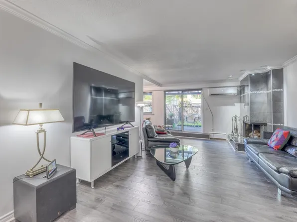 8951 Horne St, Burnaby, BC V3N 4J8