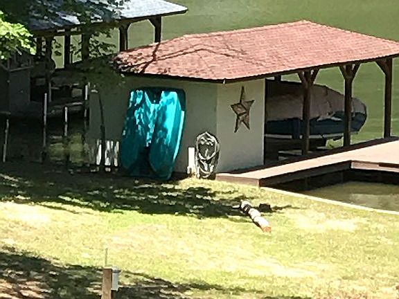 3rd image of 4490 Lakecrest Dr
