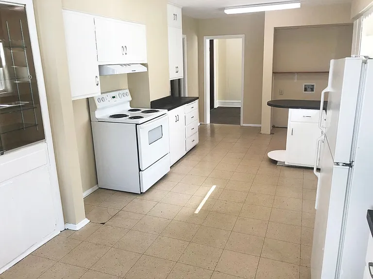 629 McClellan St — Photo 15