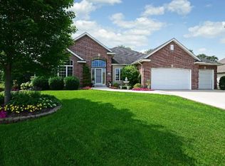 2900 Fairway Dr, Chaska, MN 55318