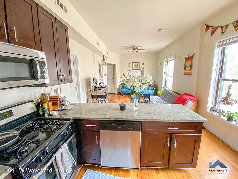1641 W Waveland Ave — Photo 9
