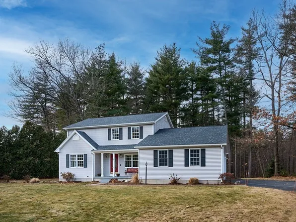 10 Nicole Cir, Southampton, MA 01073