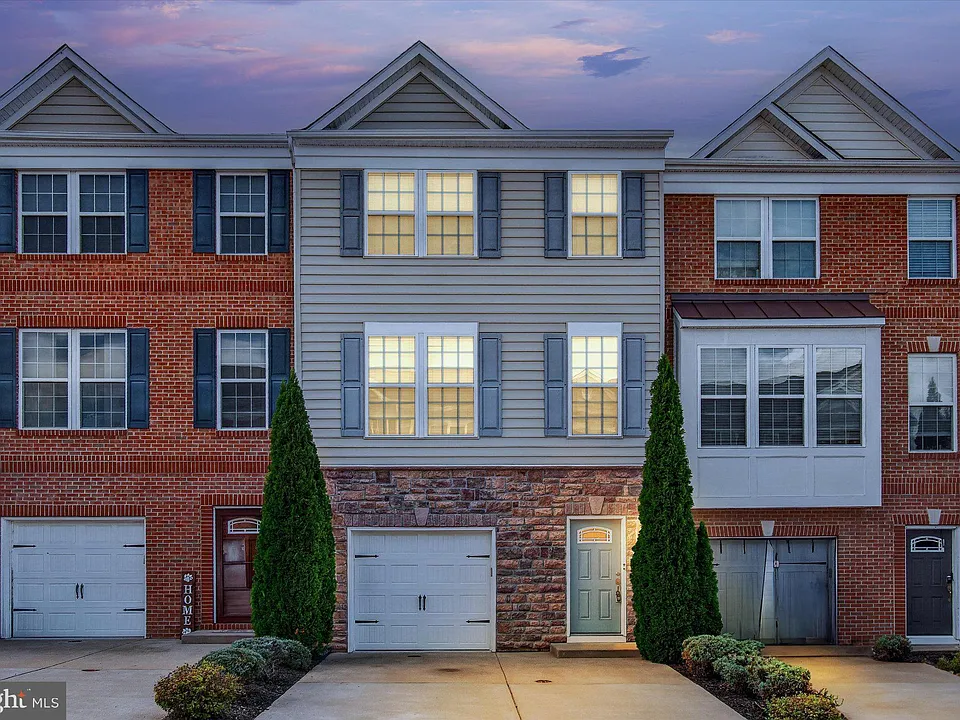 706 Bunker Ln