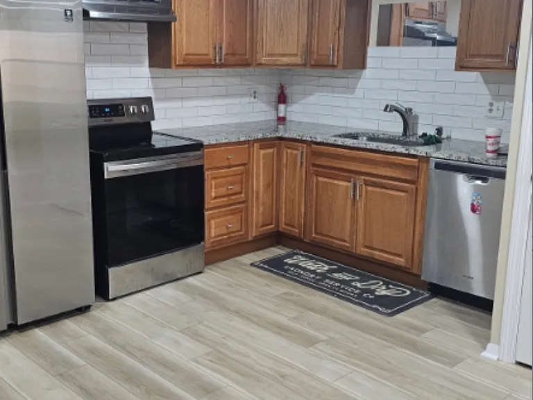 380 Sunset Ave #10 — Photo 2