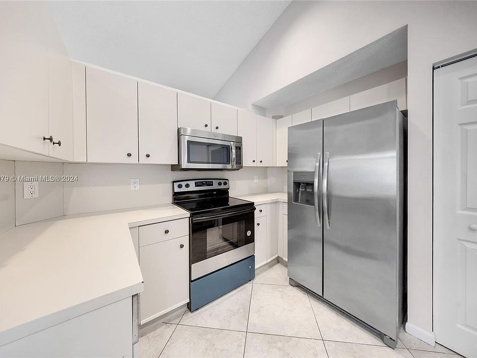 1st image of 1627 Palermo Dr #1627