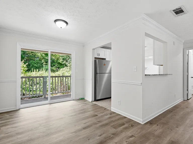 106 Sterling Ct — Photo 23