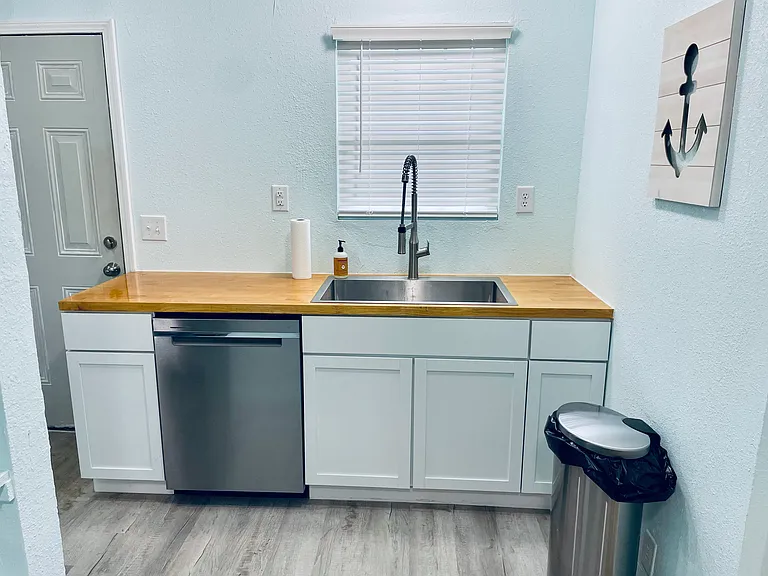105 NE Railroad Ave #2 — Photo 11