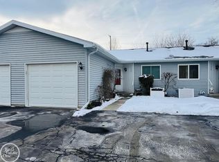 1626 New York Ave, Marysville, MI 48040