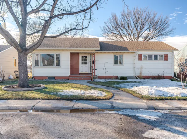 1312 N 11th St, Bismarck, ND 58501