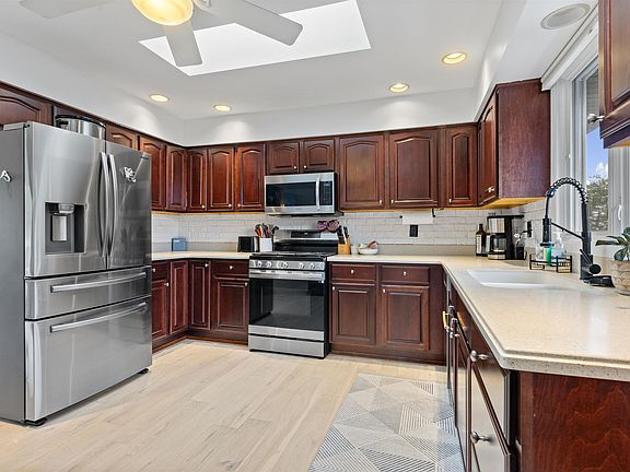 4th image of 6167 Elderberry Ln