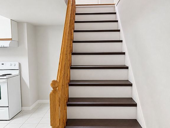 3rd image of 21 Larratt Ln #Basement