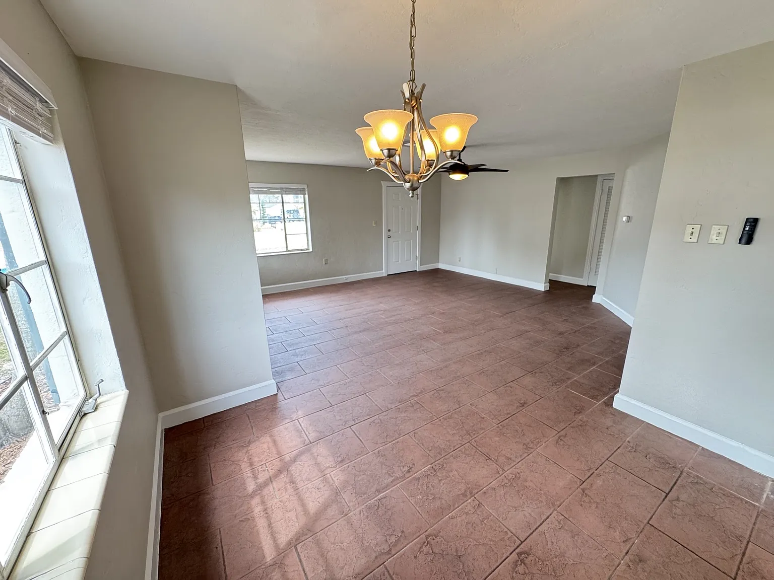 3 bed, 1269 sqft, $2,150 — Photo 3