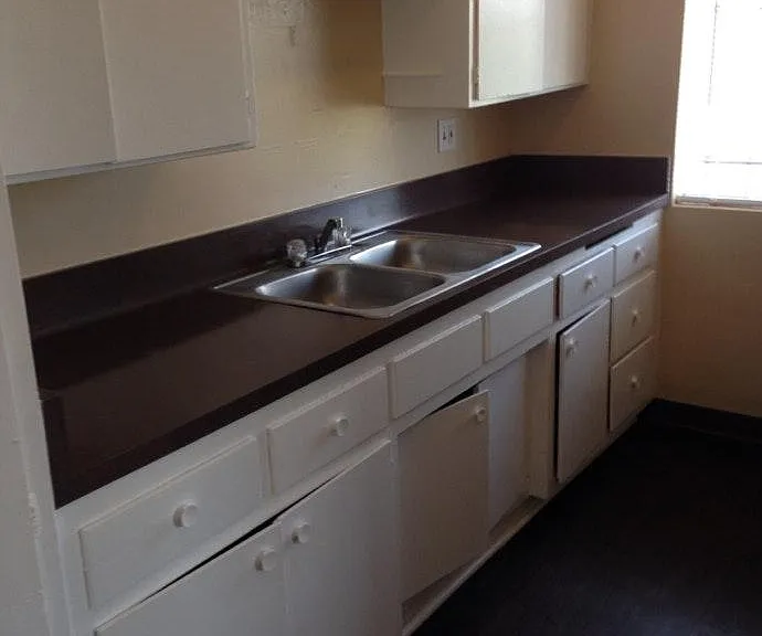 1110 S Kenmore Ave #6P — Photo 3