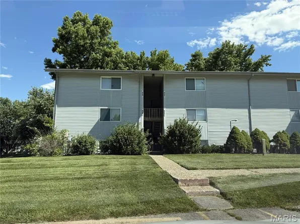 1913 Gascony Parc Dr #1913, Lake Saint Louis, MO 63367