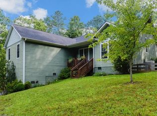 201 Whitaker Rd, Fairview, NC 28730