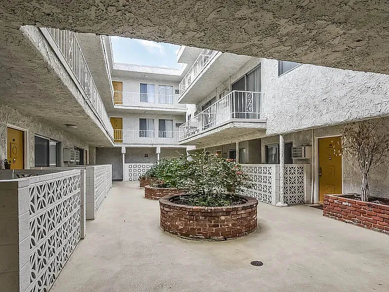 123 S Catalina Street — Photo 2