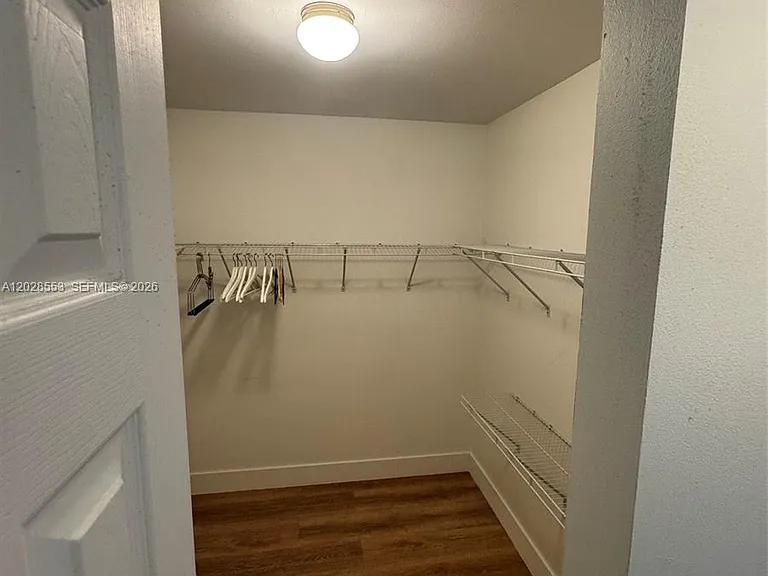 410 SE 2nd St #202 — Photo 9