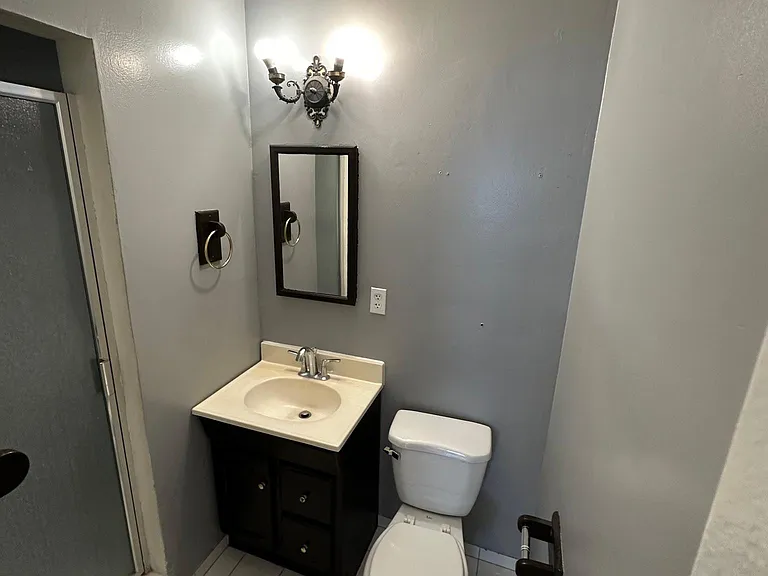 20557 Hart St — Photo 8