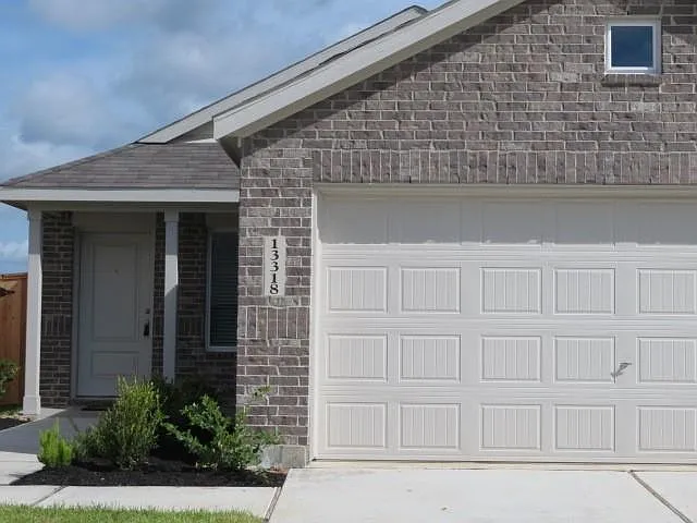 3 bed, 2.0 bath, 1311 sqft, $1,800 — Photo 3