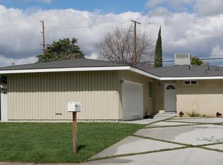 205 Elizabeth Ln, Upland, CA 91786