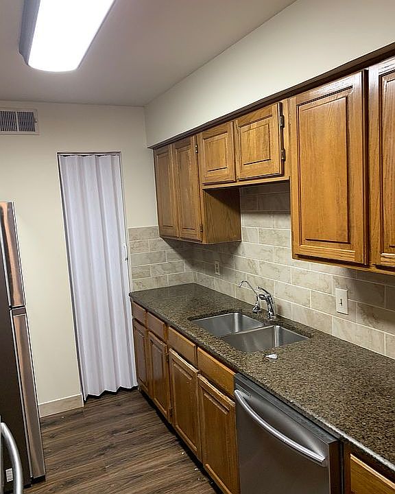 344 W Harwood Rd APT B, Hurst, TX 76054 | Zillow