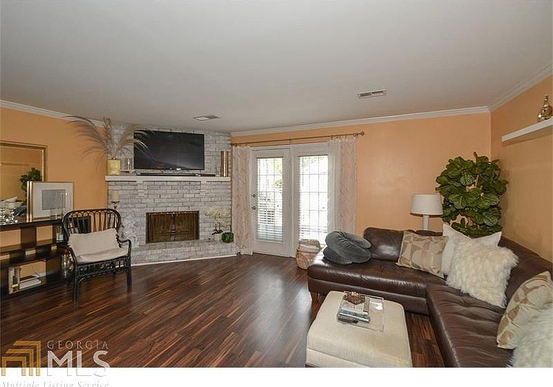 1st image of 1007 Afton Way SE