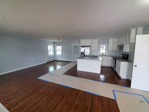 3rd image of 390 Leslie Ln