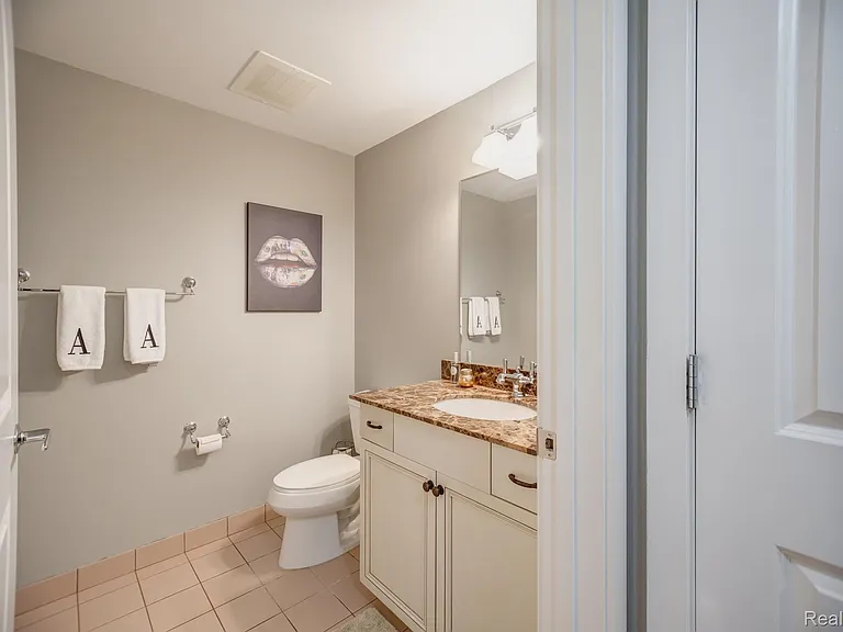 1135 Shelby St #2605 — Photo 16