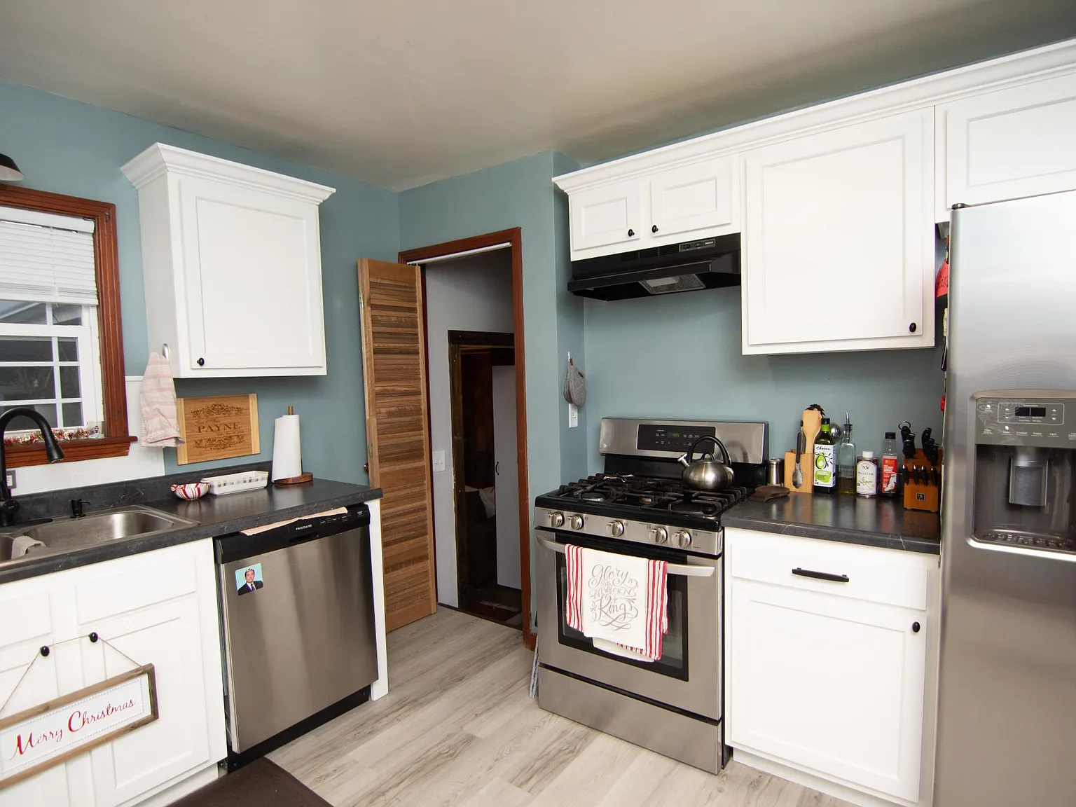 3 bed, 1200 sqft, $1,300 — Photo 4