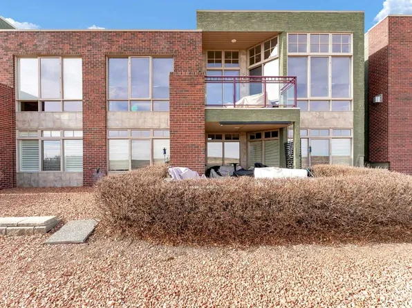 24 SW Palisades Mews NE, Medicine Hat, AB T1C 2B5