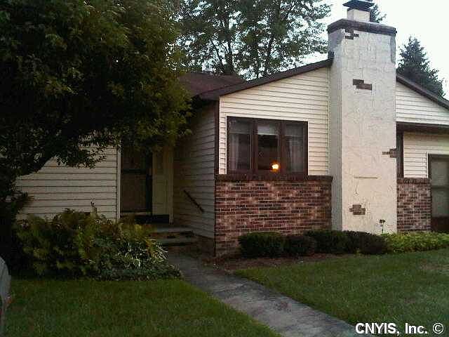 1st image of 525 Kimry Moor