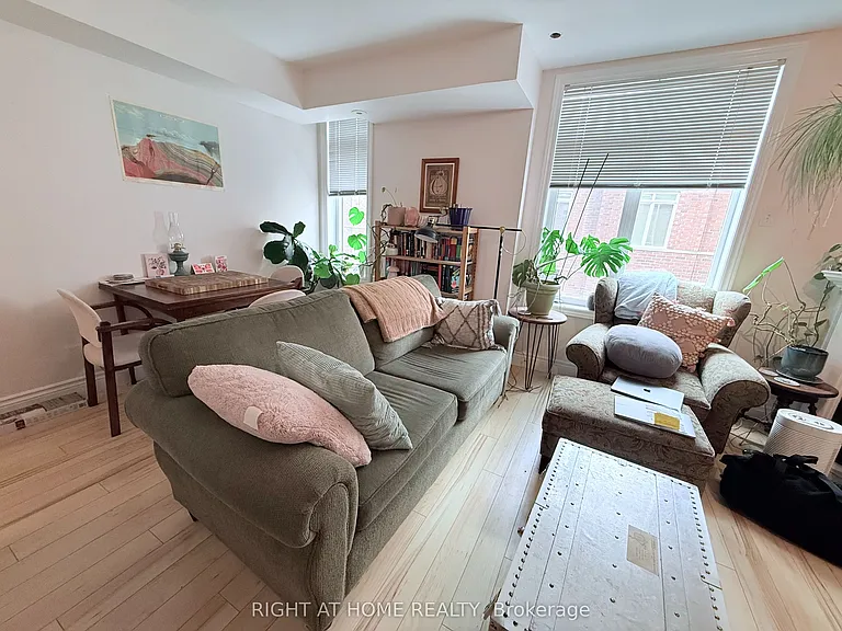 415 Jarvis St #327 — Photo 10