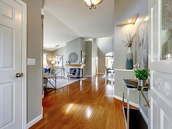 2nd image of 7837 Prestwick Cir