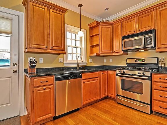 3rd image of 426 Main St Unit 2