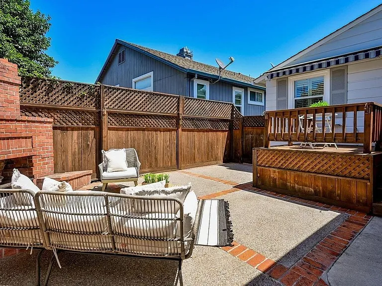 535 Bertola St — Photo 3