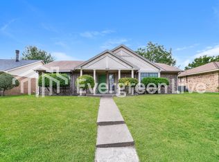 1016 Hunters Glen Dr, Mesquite, TX 75150