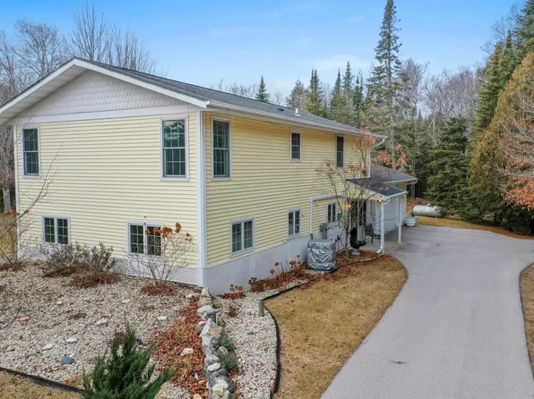 2011 S Lake Michigan Dr, Sturgeon Bay, WI 54235