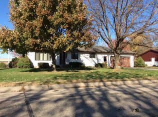 915 20th St, Fairbury, NE 68352