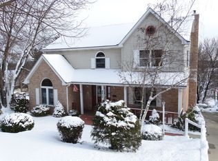 8824 Maple St, Allison Park, PA 15101