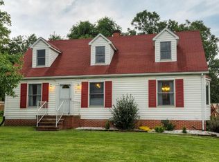 9 Park St, Carlisle, IA 50047