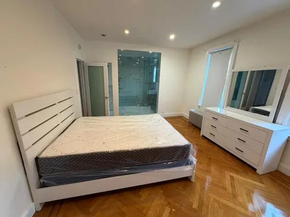 2967 Perry Ave, Bronx, NY 10458