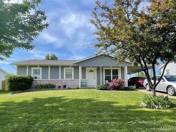909 Countryside Dr, Troy, MO 63379